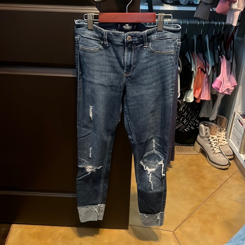 Hollister ripped skinny jeans